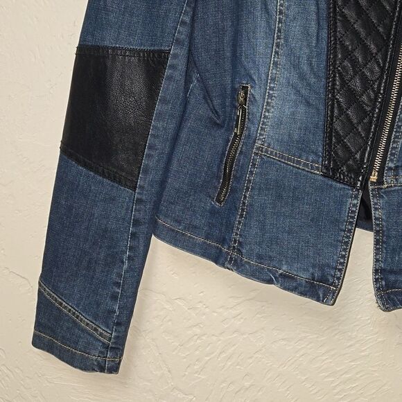 PAPARAZZI BY BIZ JEAN JACKET WITH BLACK FAUX LEATHER TRIM, SIZE MEDIUM - Picture 6 of 13